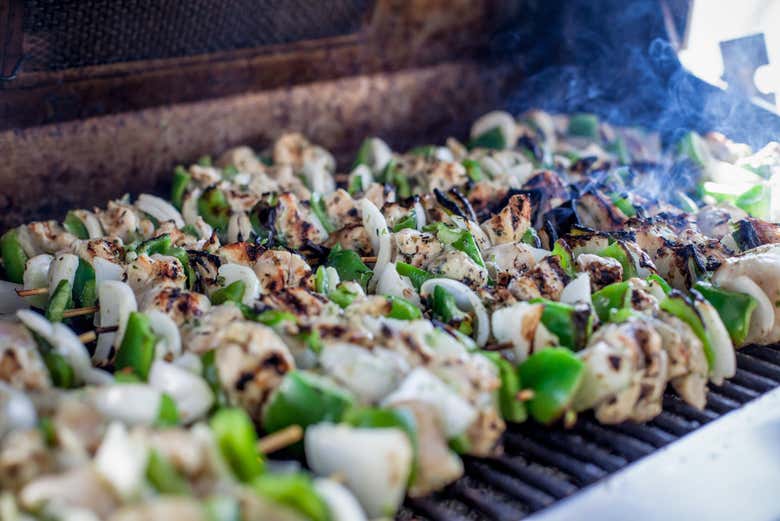 Disfrutaréis de una deliciosa comida a bordo