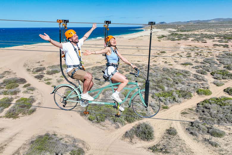Disfrutando de la actividad de Sky Bike