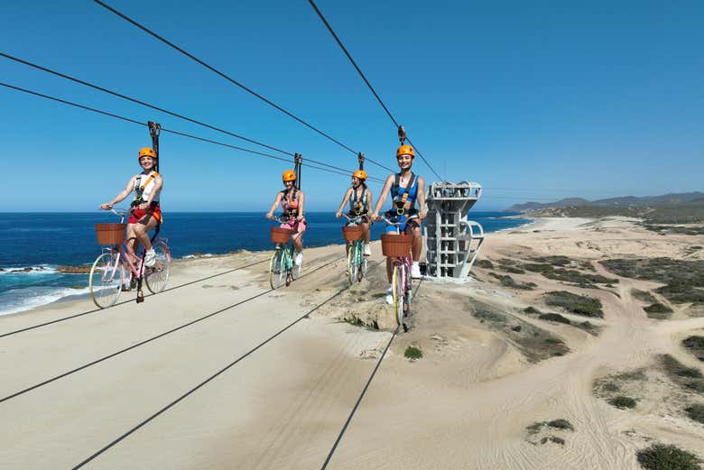 Pedaleando por las alturas en la experiencia de Sky Bike