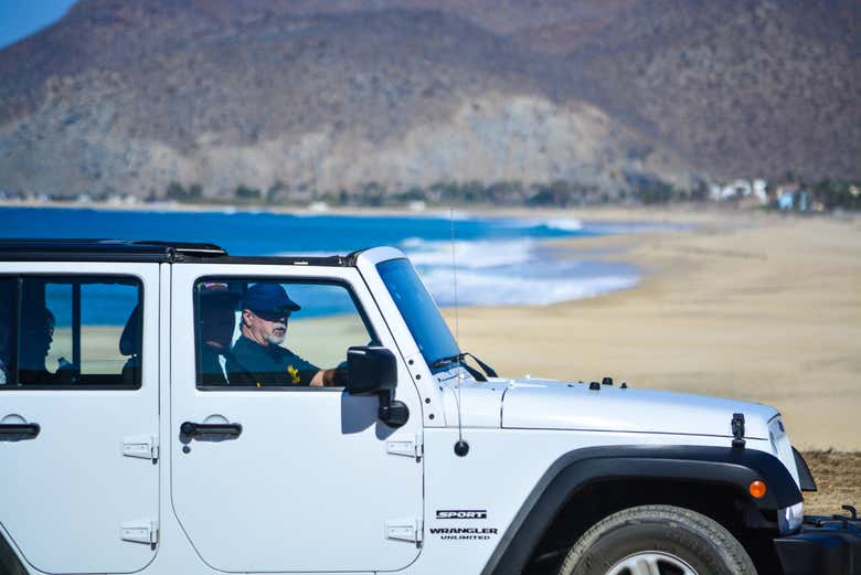 Jeep en Todos Santos