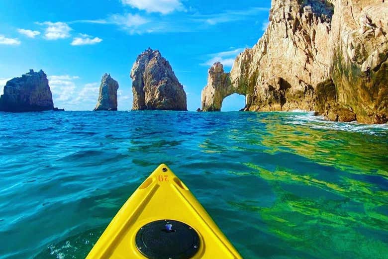 Kayak hacia el Arco de Cabo San Lucas
