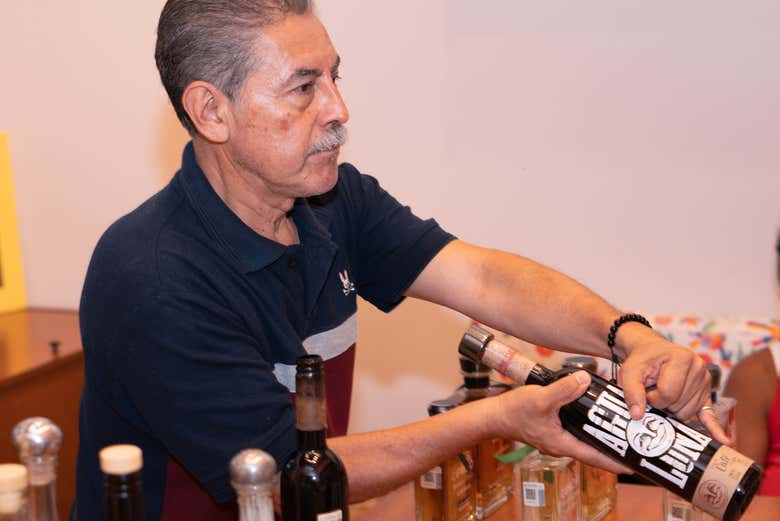 Escuchando las explicaciones del instructor