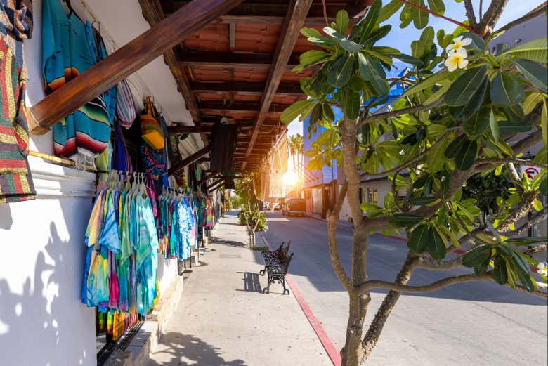 Una tradicional calle en el centro de Cabo San Lucas