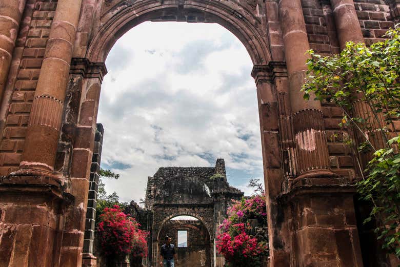 Arco del templo inconcluso
