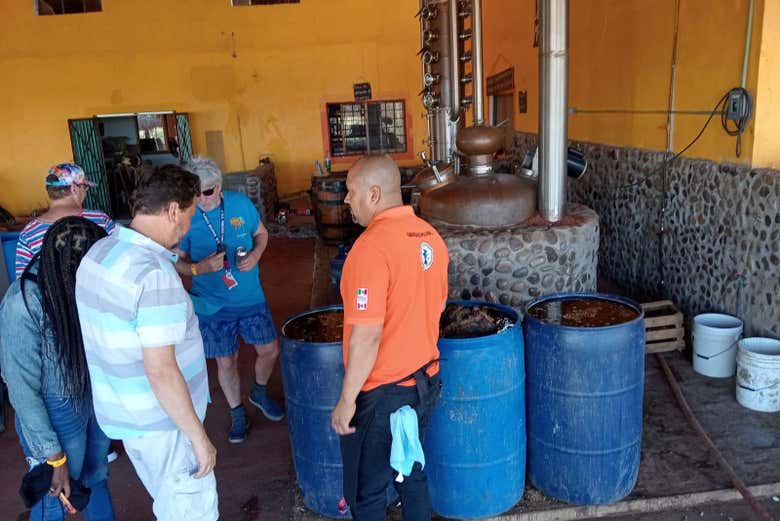 Ouvindo as explicações do guia