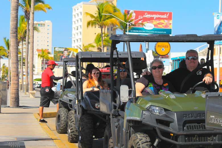 Todo a punto para comenzar la ruta en buggy