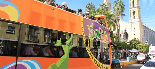 Tour panorámico por Mazatlán en autobús descapotable