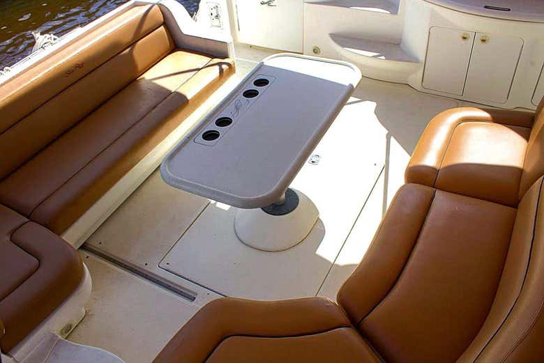 O barco está totalmente equipado