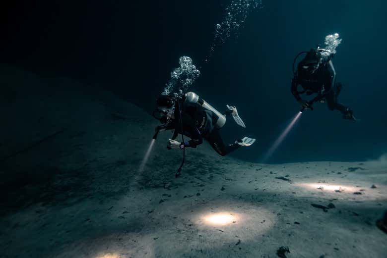 Dive with your instructor!