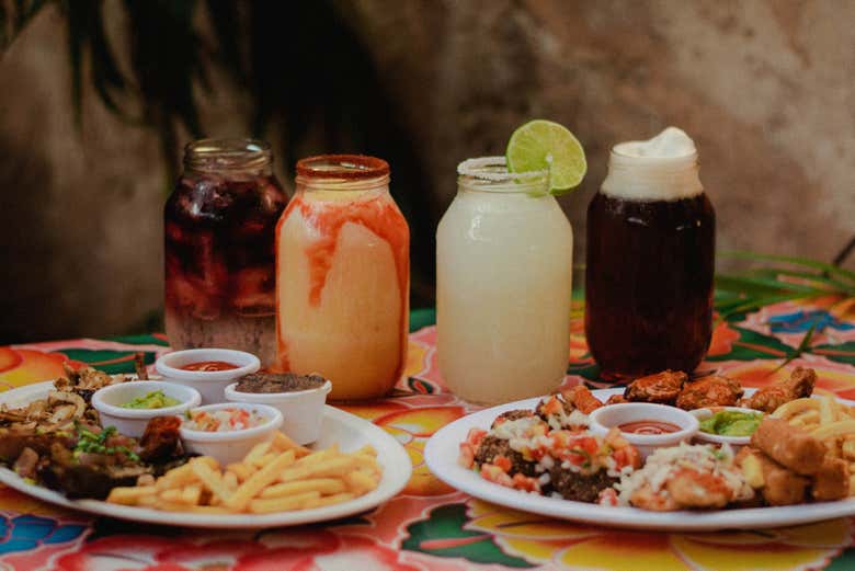 Bebidas con un delicioso aperitivo 