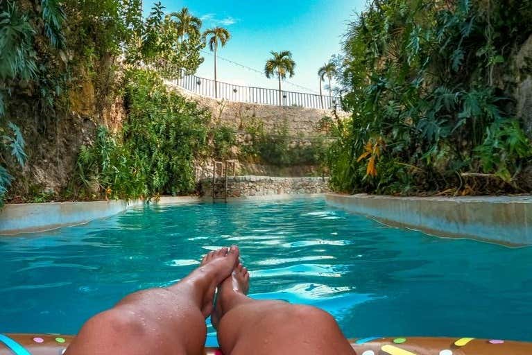 Deslizándonos por un canal