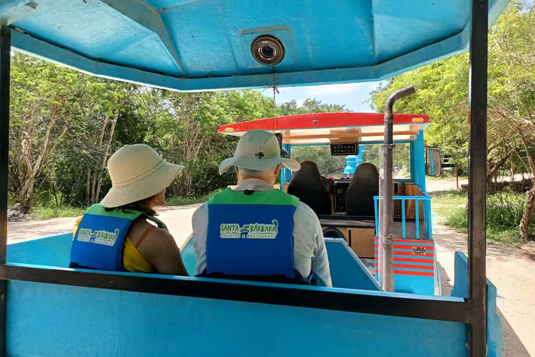 Disfrutando de la ruta en trenecito turístico