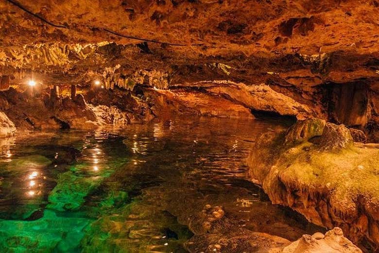 Cavernas del cenote San Ignacio