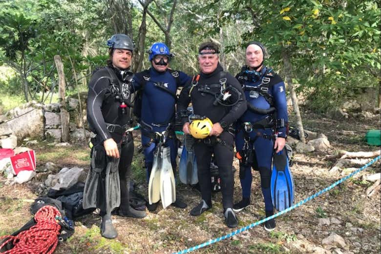 Preparados con los trajes de neopreno