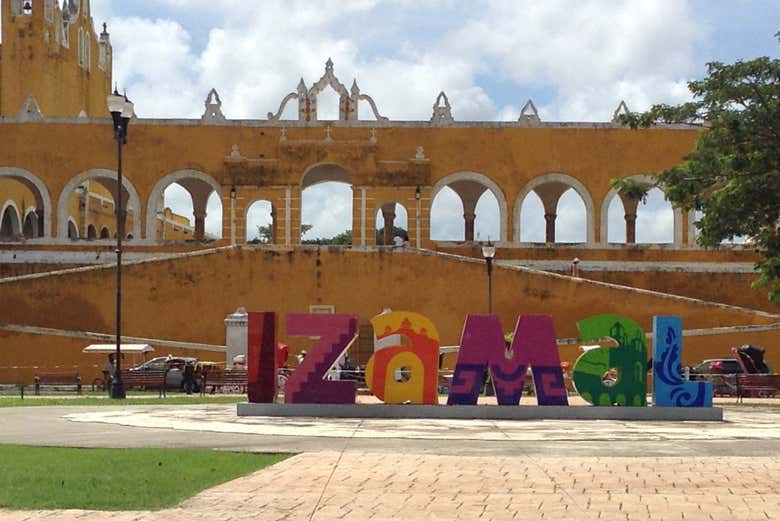Visitez Izamal