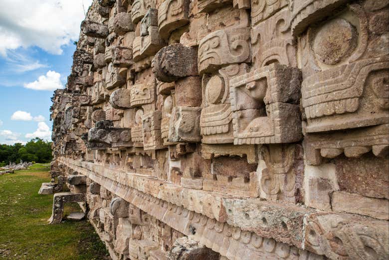 Detalles del templo de las máscaras en Kabah