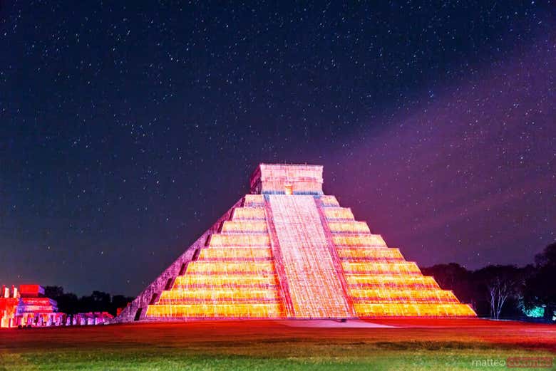 Espectáculo de luz y sonido Noches de Kukulká