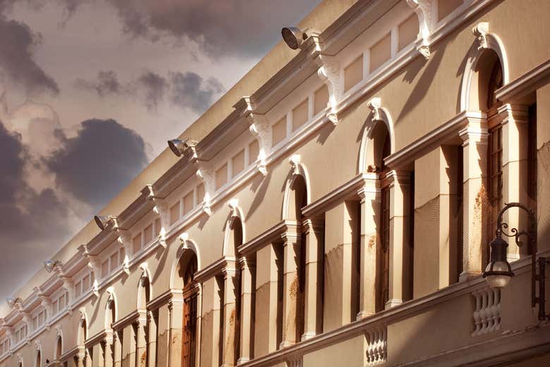 Detalle de una de las fachadas