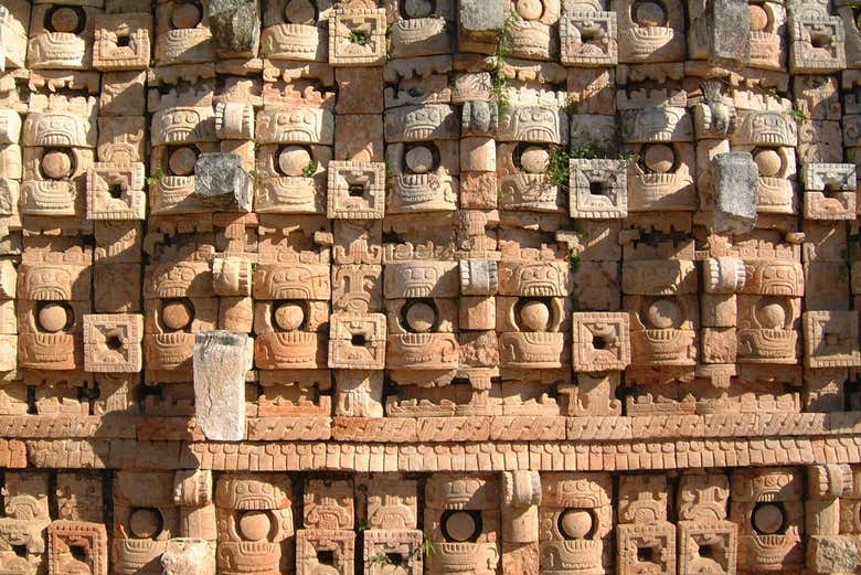 Pared de máscaras en Kabah