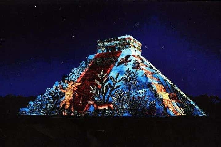 Proyecciones de luz en 3D sobre la pirámide
