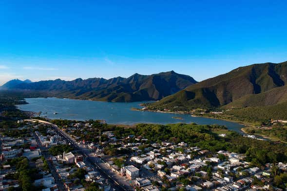 Excursión a Santiago + Tour en kayak por la presa La Boca