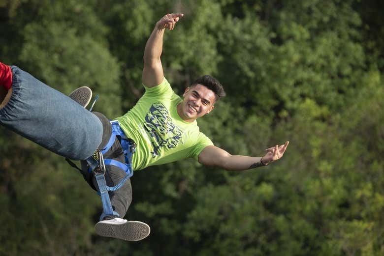 Bungee jumping na Sierra de Santiago