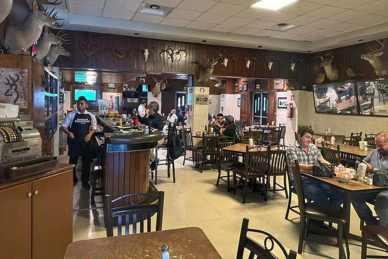 Disfrutaremos del ambiente de las cantinas locales