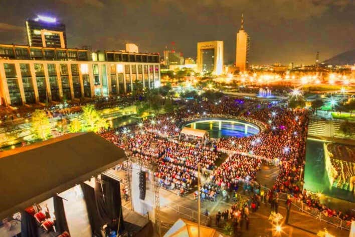 Pasearemos por la Macroplaza
