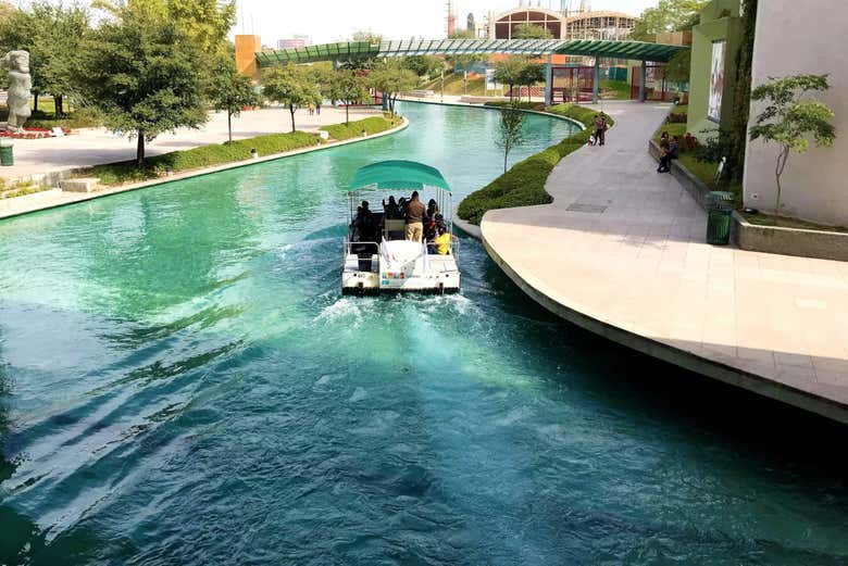 Navegando pelo passeio de Santa Lucía
