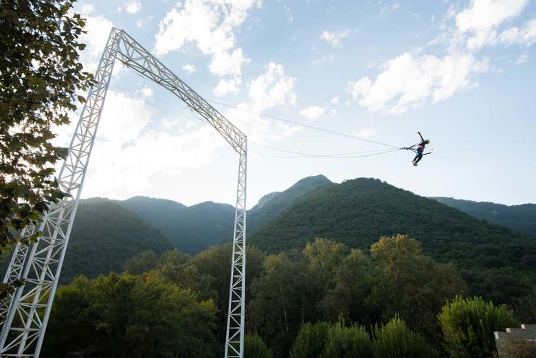 Salto de péndulo en el Parque Cola de Caballo