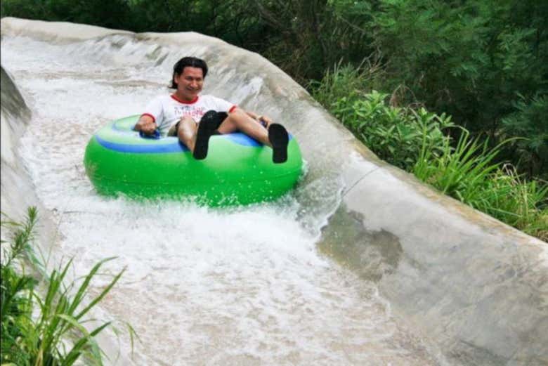 Descendo de boia no Río Loco