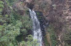 Excursión a las cuevas de Tiristarán y cascada de Chiquimitio