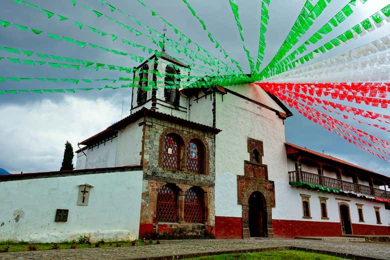 Igrejas com detalhes de estilo mudéjar