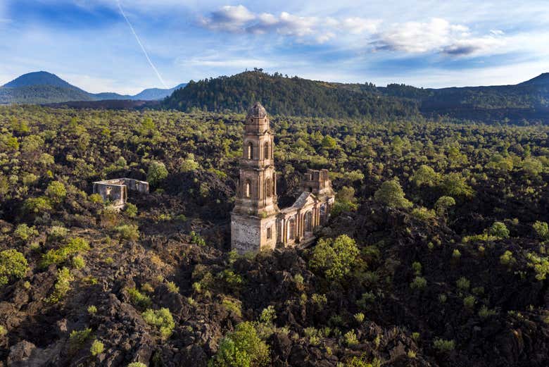 Iglesia de San Juan Parangaricutiro