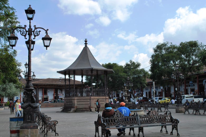 Praça principal de Santa Clara del Cobre