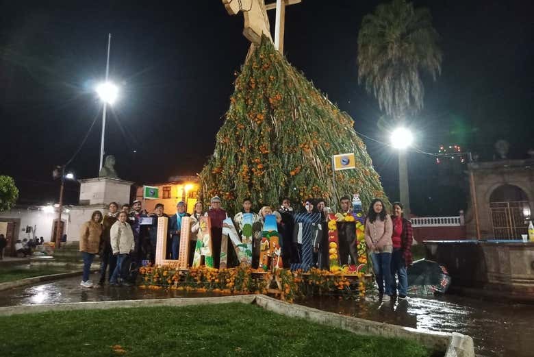 Visitando Cuanajo en la noche del Día de Muertos