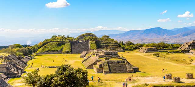 Excursión a Monte Albán, Arrazola y San Bartolo Coyotepec 
