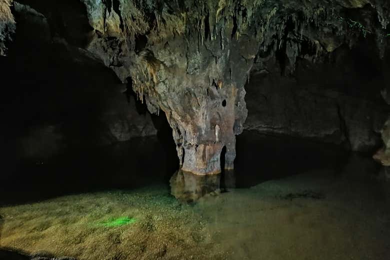 Interior de las grutas de San Sebastián