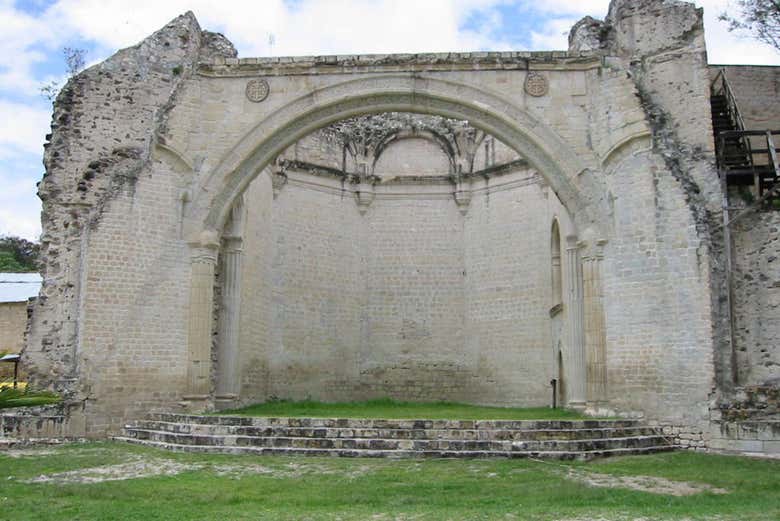Visit the Ex-Convent of San Juan Bautista Coixtlahuaca
