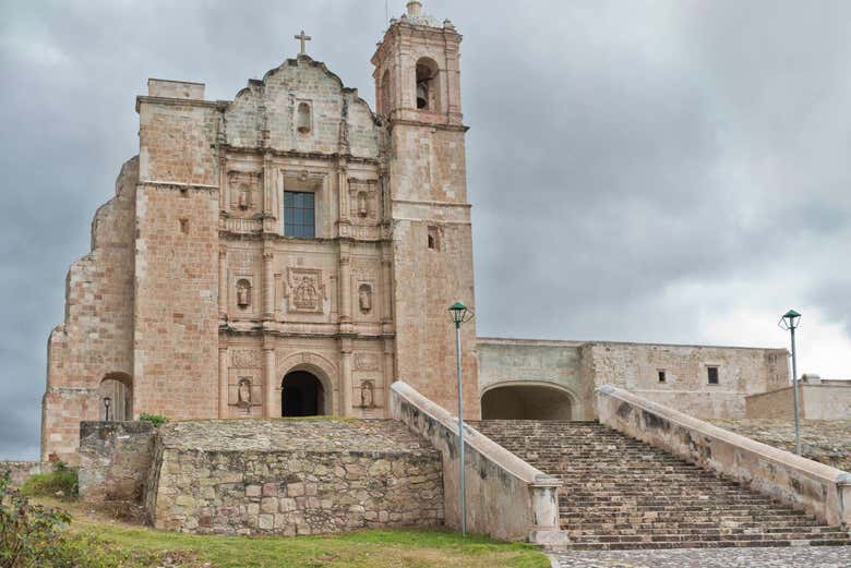Visit Santo Domingo de Yanhuitlan