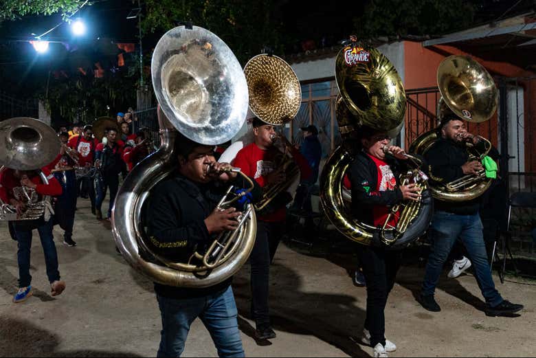 Cada escena se vive intensamente gracias a la música en vivo
