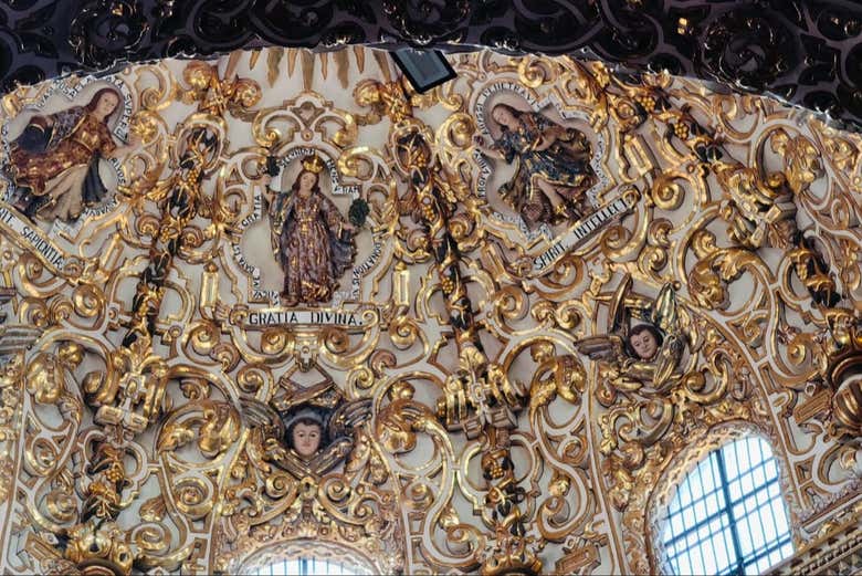 Detalles de la Capilla del Rosario
