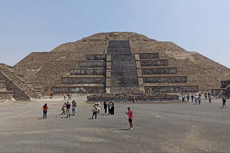 Caminaremos por la Calzada de los Muertos