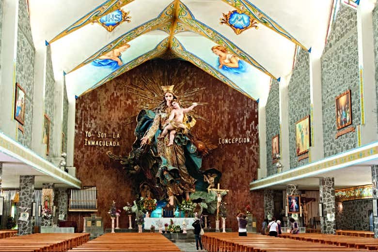Escultura da Imaculada Conceição na Basílica de Chignahuapan