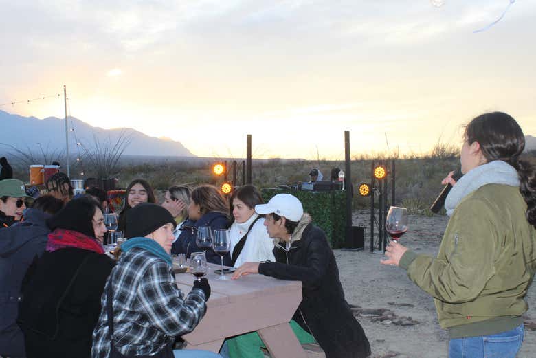 Les visiteurs attentifs aux explications