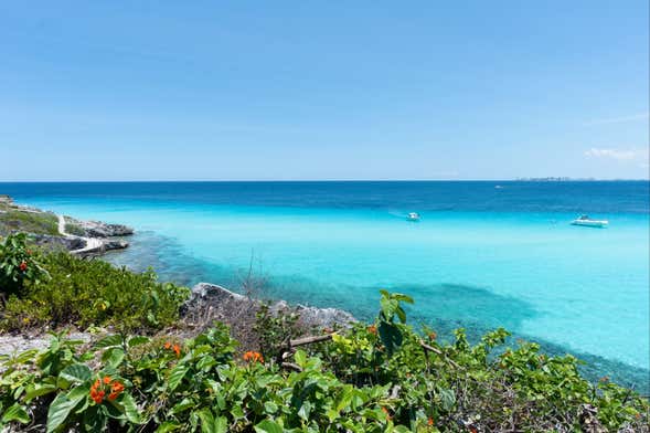 Excursión privada a Isla Mujeres en barco