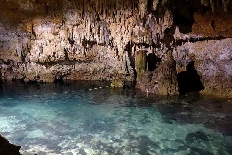 Le acque limpide del cenote