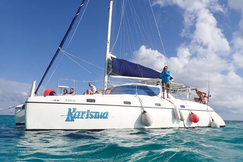 Uno de los barcos para el paseo