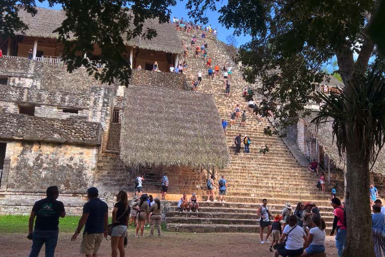 Escalones de la pirámide de Ek Balama