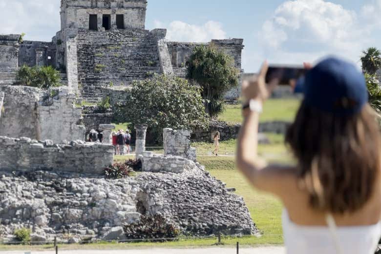 Fotografiando la pirámide de Tulum